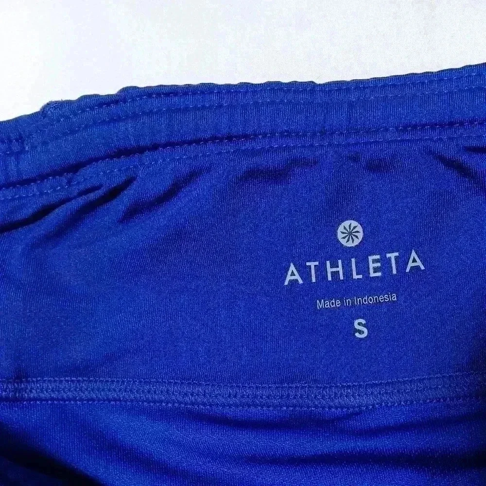 Athleta Ready Set Go Mid Rise  Shorts. Ladies size S - Picture 6 of 8